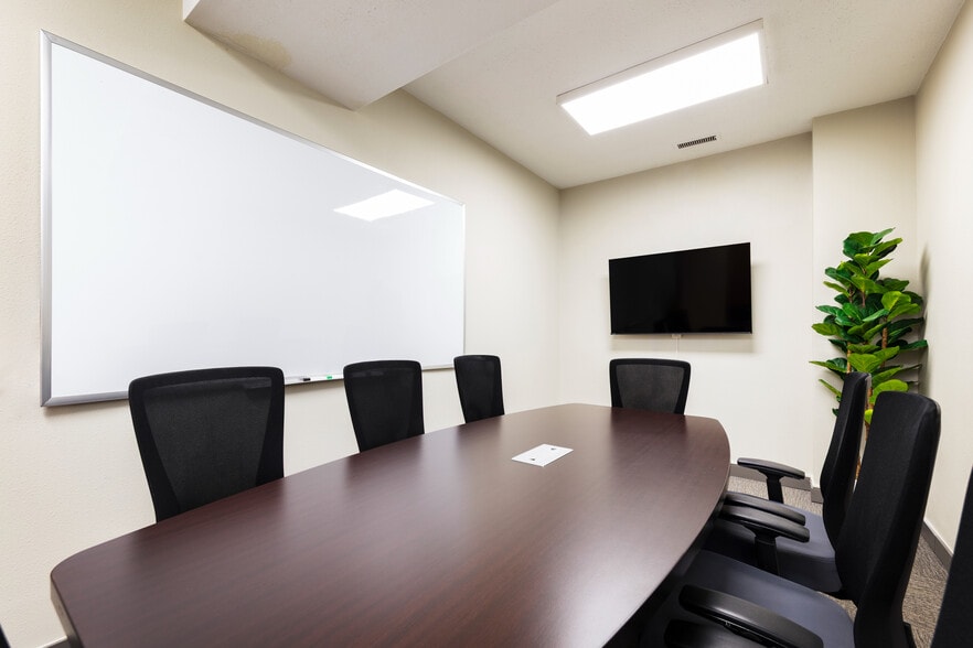 More Photos Of 121 S Broadway Ave, Tyler Office For Lease