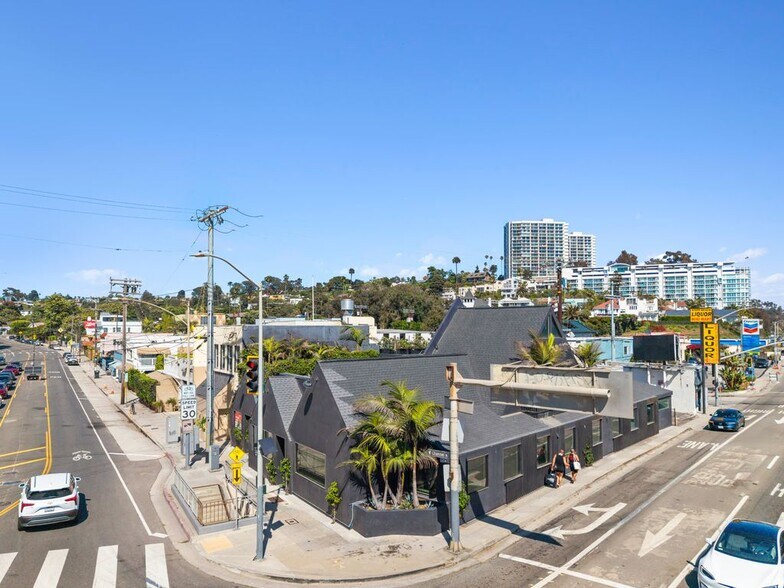 More Photos Of 100 W Channel Rd, Santa Monica Restaurant For Lease