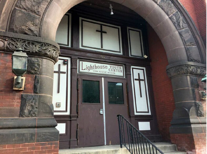 More Photos Of 55 W Philadelphia St, York Restaurant For Lease