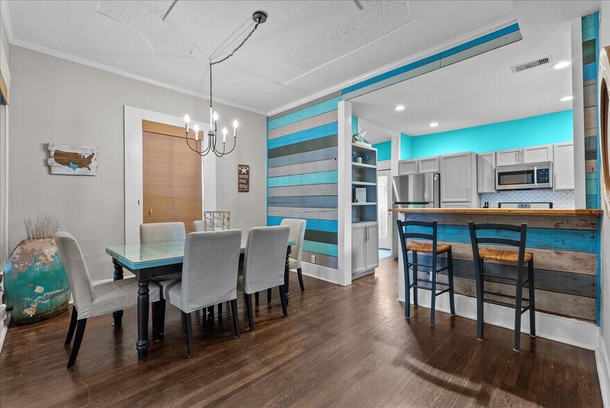 More Photos Of 1310 Avenue N 1/2, Galveston Apartments For Sale