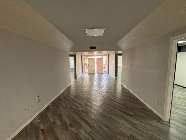 More Photos Of 4141 W Bethany Home Rd, Phoenix Medical For Sale