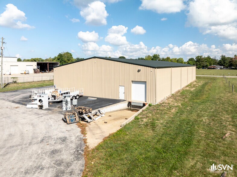 More Photos Of 129 Fieldview Dr, Versailles Warehouse For Sale
