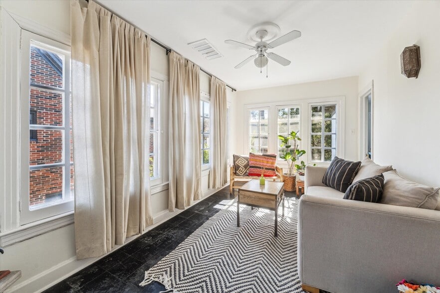 More Photos Of 2039 South Blvd, Houston Apartments For Sale