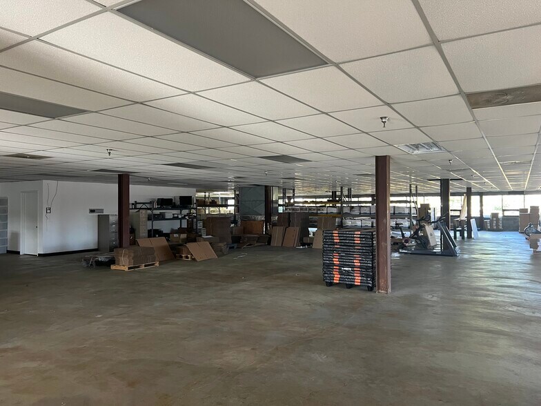 More Photos Of 15401 Old Columbia Pike, Burtonsville Warehouse For Sale