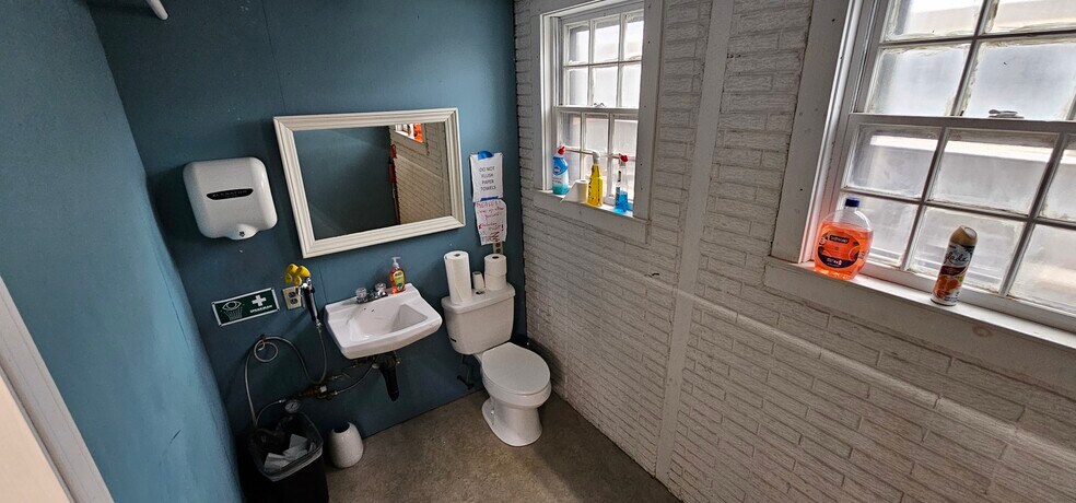 More Photos Of 3095 Cranberry Hwy, East Wareham Freestanding For Sale