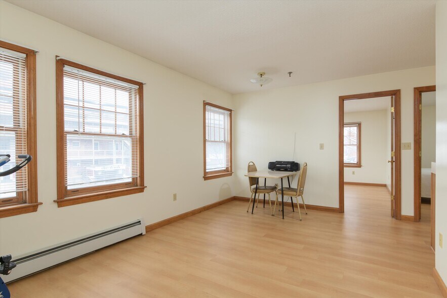 More Photos Of 156 Main St, Ludlow Office For Sale