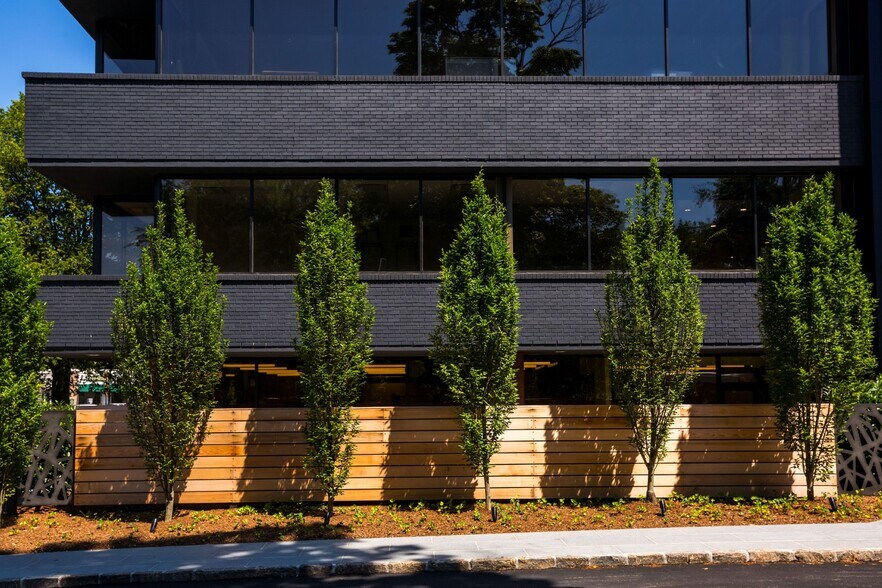 More Photos Of 320 Boston Post Rd, Darien Office For Lease