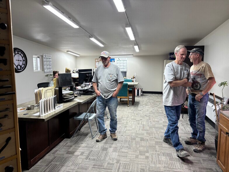 More Photos Of 3409 1st St S, Lamar Industrial For Sale