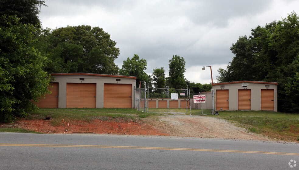 More Photos Of 7019 Ball Park Rd, Thomasville Self Storage For Lease