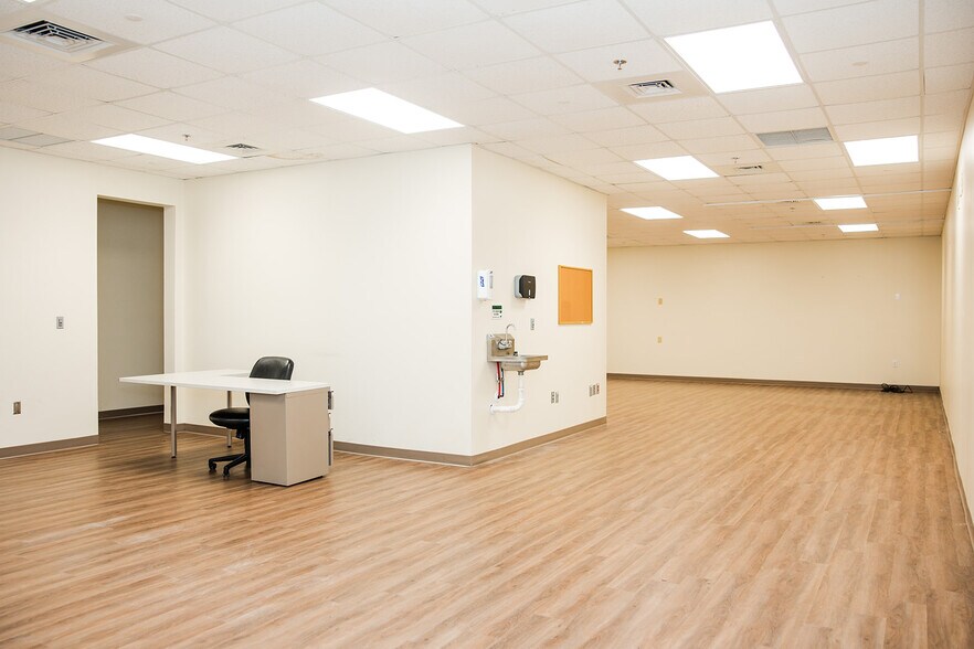 More Photos Of 101B Villa Dr, Daphne Medical For Lease