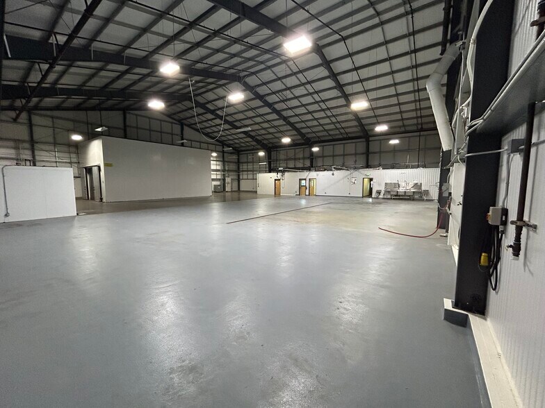 More Photos Of 140 Grove Ct, Healdsburg Manufacturing For Lease