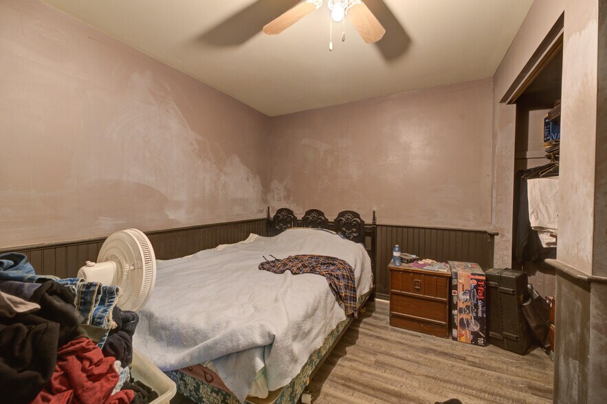 More Photos Of 60-62 Colborne St W, Brantford Storefront Retail Residential For Sale