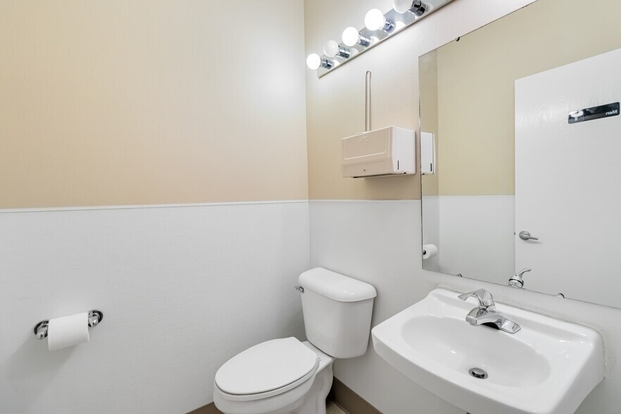 More Photos Of 308 N 15th St, Boise Office Residential For Sale