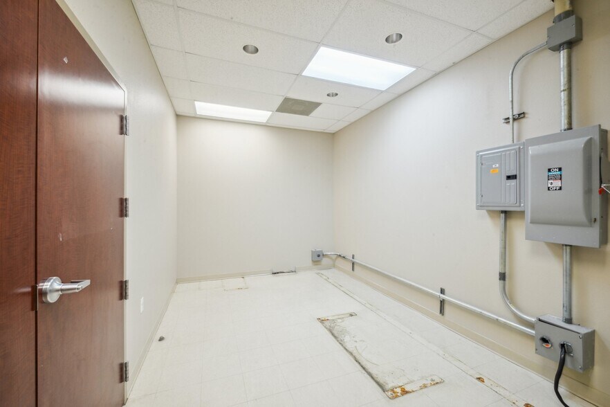 More Photos Of 70340 LA-21, Covington General Retail For Lease