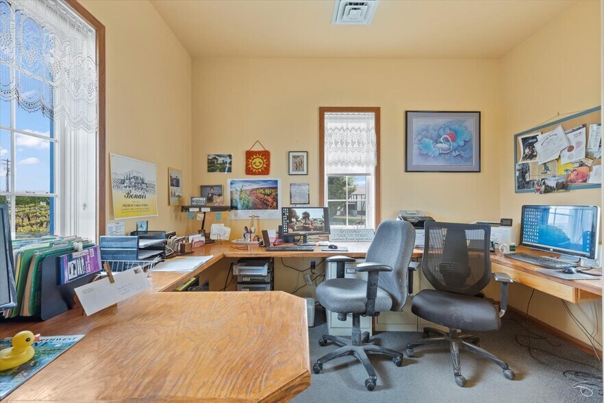 More Photos Of 500 S Bonair Rd, Zillah Winery Vineyard For Sale