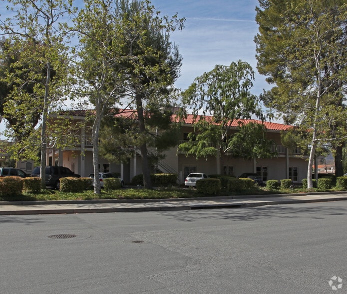 More Photos Of 1800 Bridgegate St, Westlake Village Office For Lease