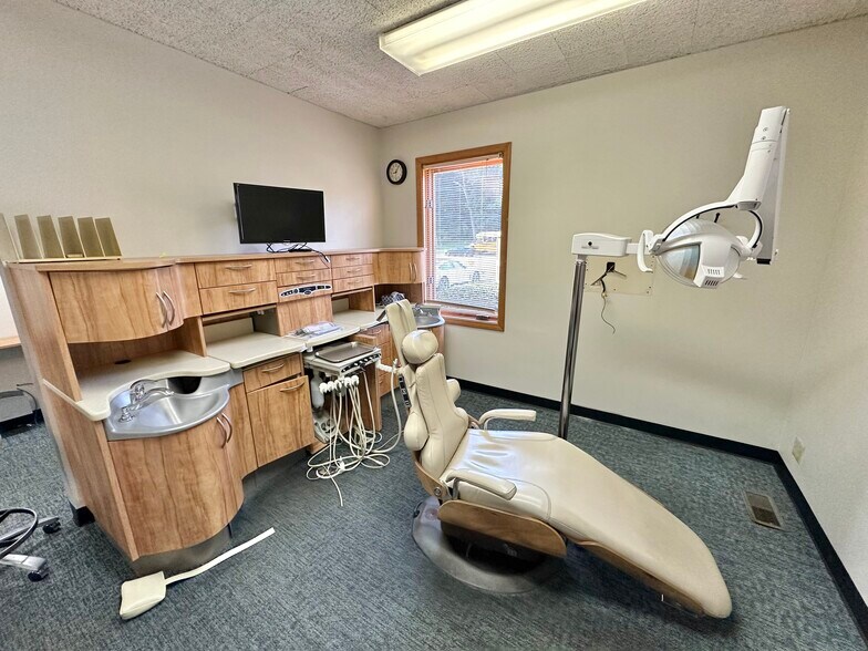 More Photos Of 1275 Joliet St, Dyer General Retail For Sale