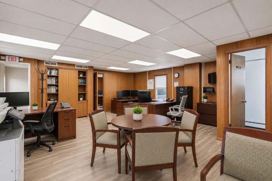 More Photos Of 152 Railroad St, Huntington Warehouse For Sale
