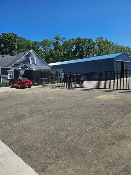 More Photos Of 9510 Seward Rd, Fairfield Warehouse For Sale