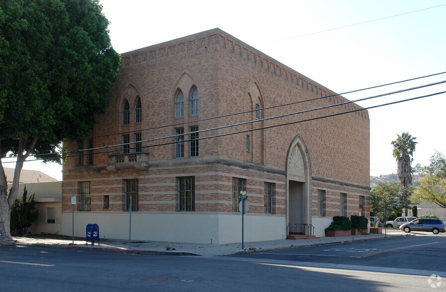 Primary Photo Of 102 N 7th St, Santa Paula Specialty For Sale