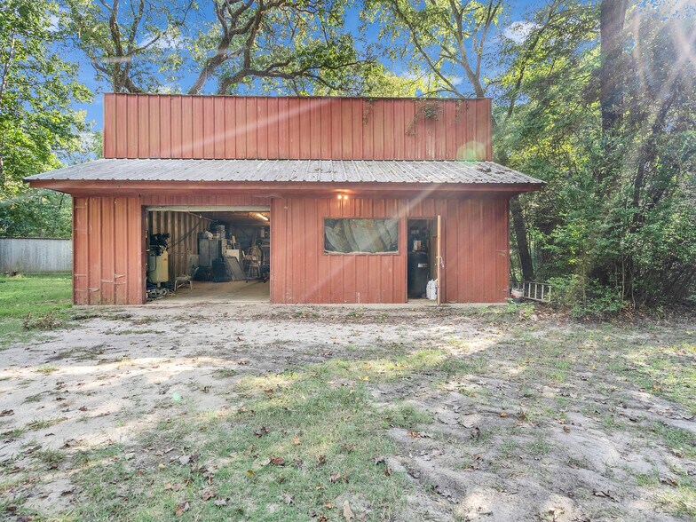 More Photos Of 280 Broken Arrow Marina, Livingston Hotel For Sale