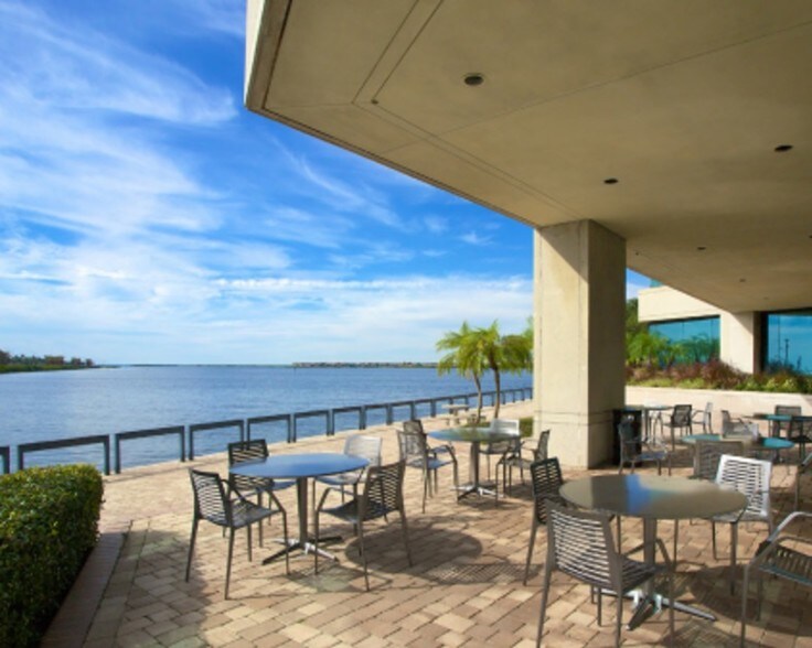 More Photos Of 3030 N Rocky Point Dr W, Tampa Office For Lease