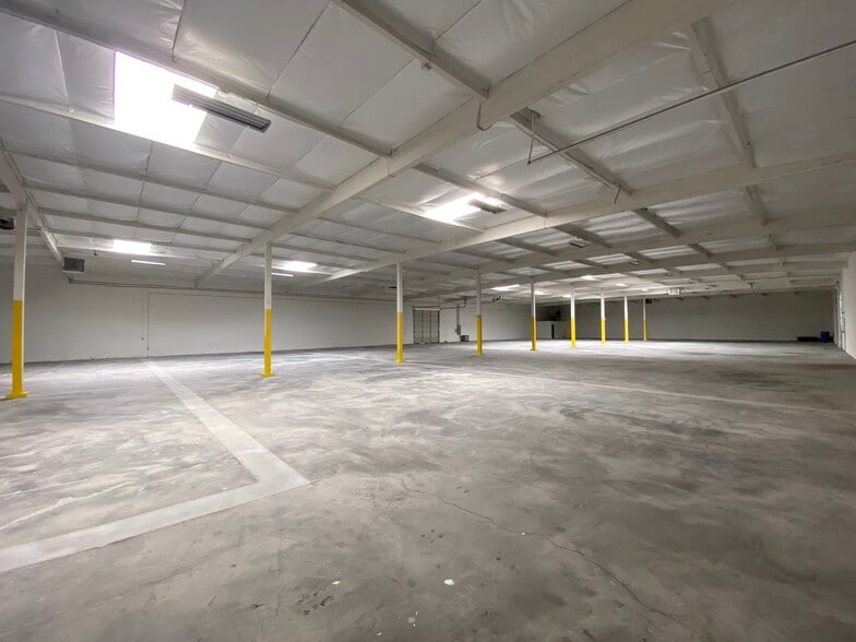 More Photos Of 5959 Valley View Blvd, Las Vegas Warehouse For Lease