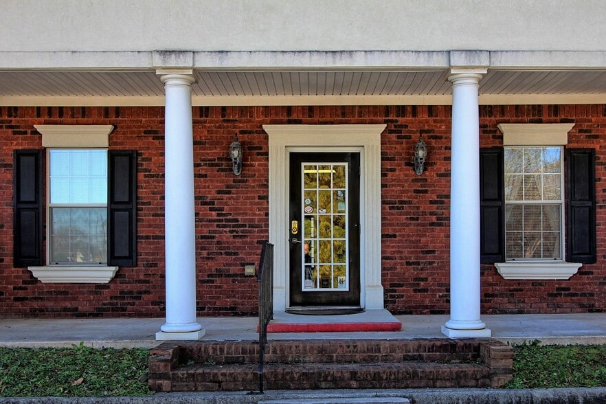 More Photos Of 3175 Highway 81 W, Hampton Storefront Retail Office For Sale