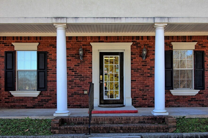 More Photos Of 3175 Highway 81 W, Hampton Storefront Retail Office For Lease