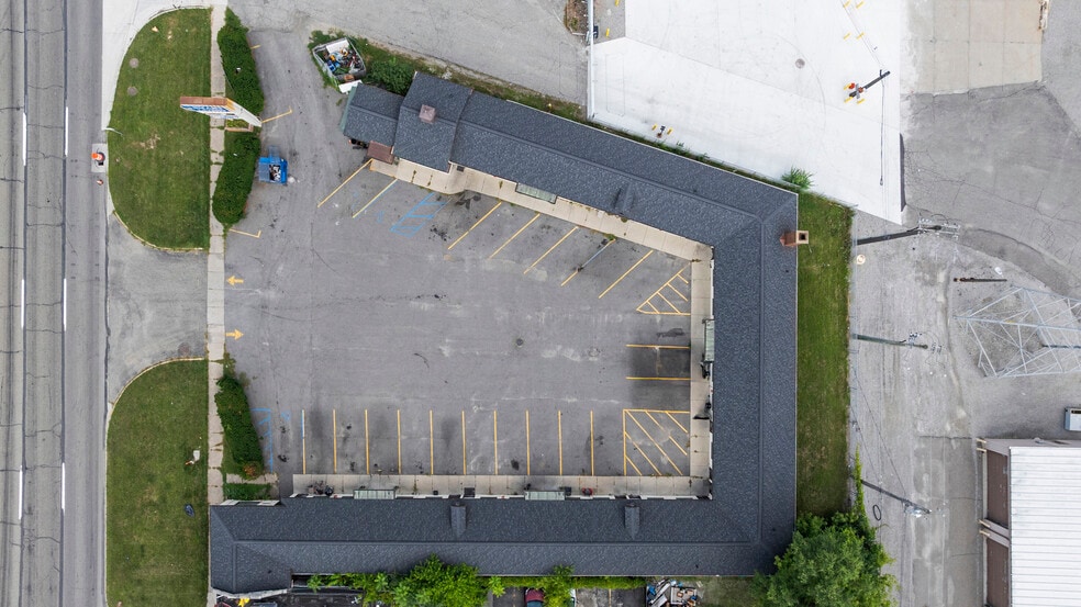 More Photos Of 44784 Woodward Ave, Pontiac Hotel For Sale