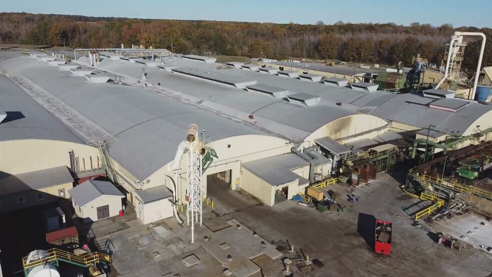 Primary Photo Of 634 Davis St, Emporia Manufacturing For Lease