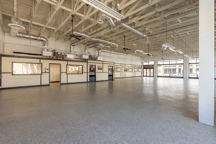More Photos Of 402 W Chapman Ave, Orange Storefront For Lease