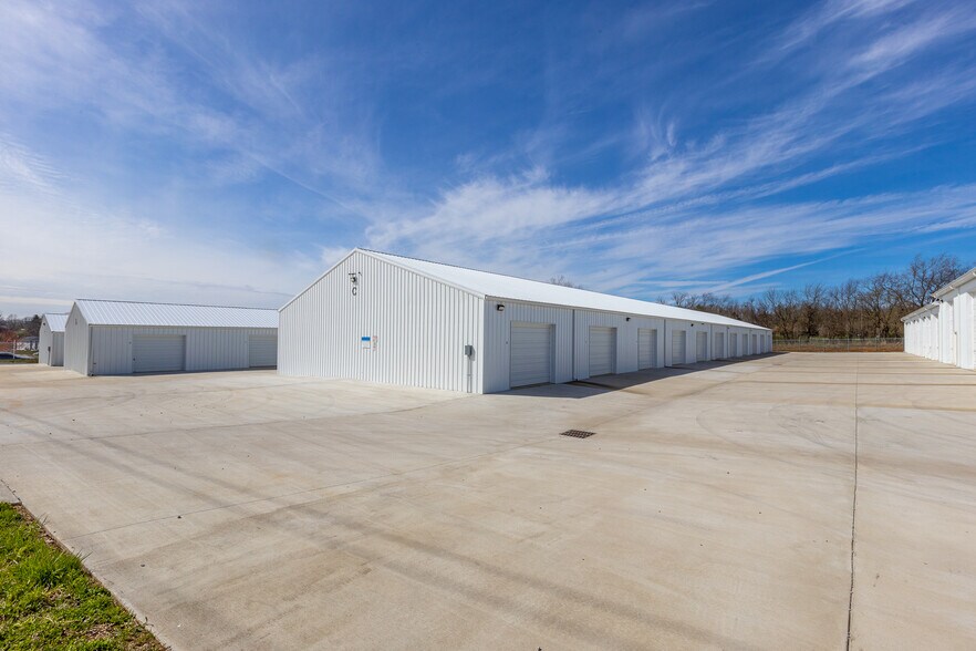 More Photos Of 665 David Ave, Danville Self Storage For Lease