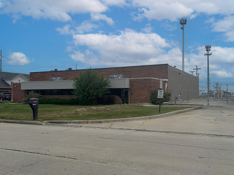 Primary Photo Of 44840 Trinity Dr, Clinton Township Warehouse For Lease