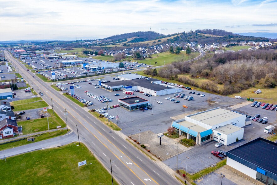 More Photos Of 2675 S Main St, Harrisonburg Auto Dealership For Lease
