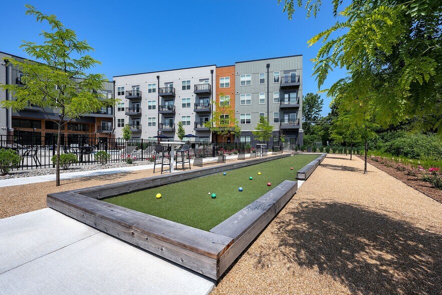 More Photos Of 400 Truesdell Ave, La Porte Apartments For Lease