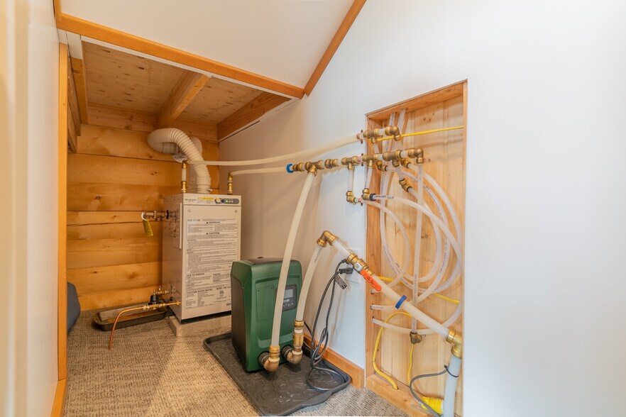 More Photos Of Quartz Lake, Delta Junction Lodge Meeting Hall For Sale