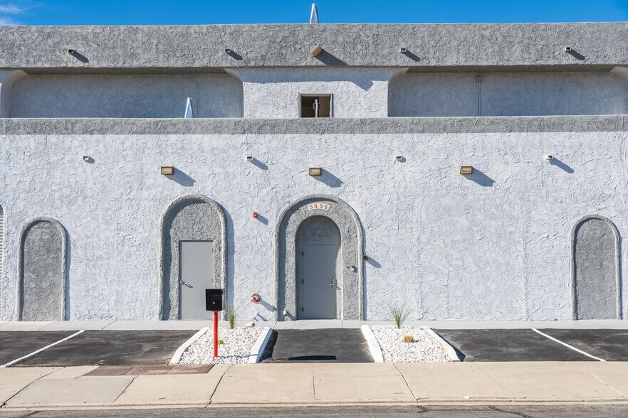 More Photos Of 3535 N Anza Rd, Palm Springs Warehouse For Lease
