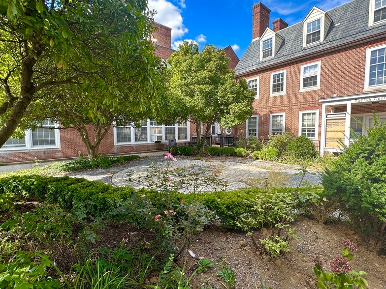 More Photos Of 600 Cooks Ln, Baltimore Religious Facility For Sale