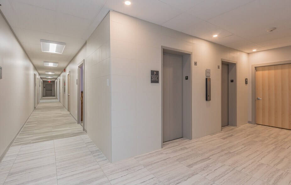 More Photos Of 2020 W 3rd St, Little Rock Office Residential For Lease