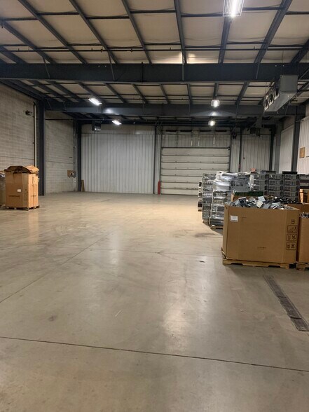 More Photos Of 5901 Highway 12, Maple Plain Distribution For Lease