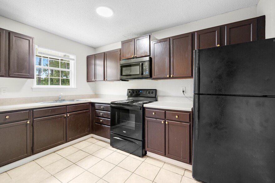 More Photos Of 7234 Tara Blvd, Jonesboro Apartments For Sale