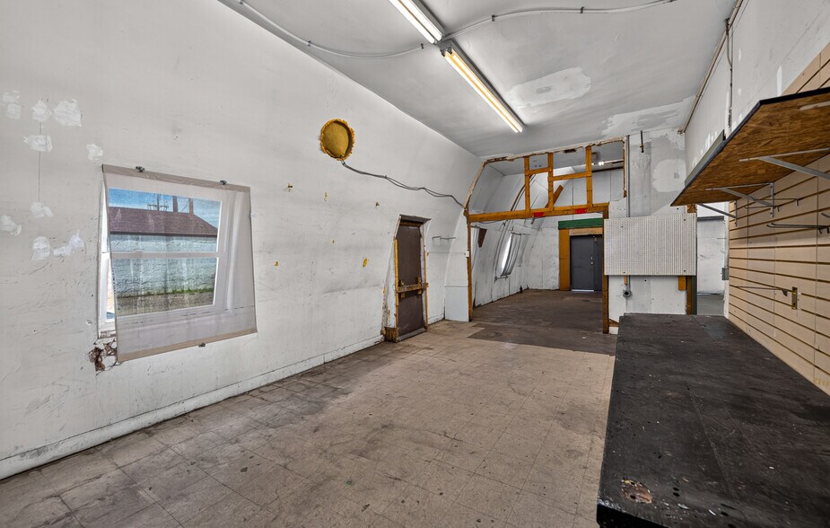More Photos Of 2207-2209 9th St, Greeley Flex For Lease