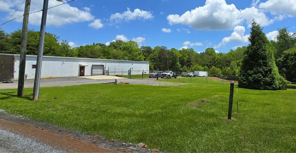 More Photos Of 994 Rhyne Rd, Clover Light Manufacturing For Sale