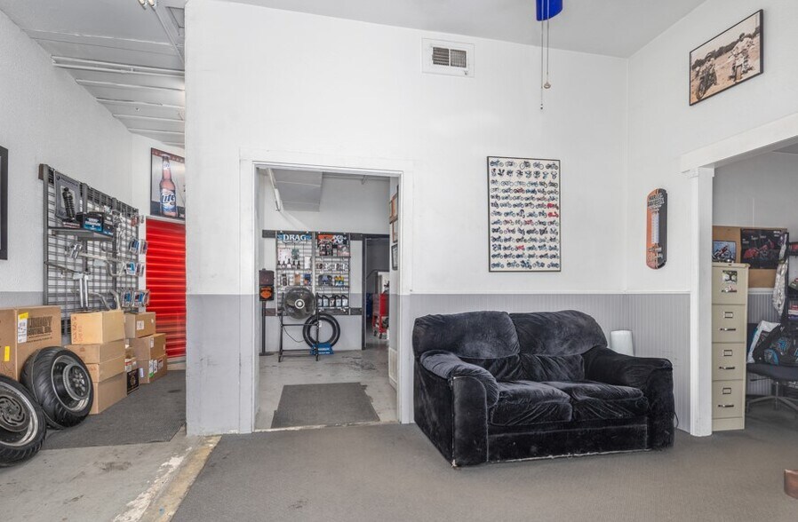 More Photos Of 1732 Garrity Blvd, Nampa Auto Repair For Sale