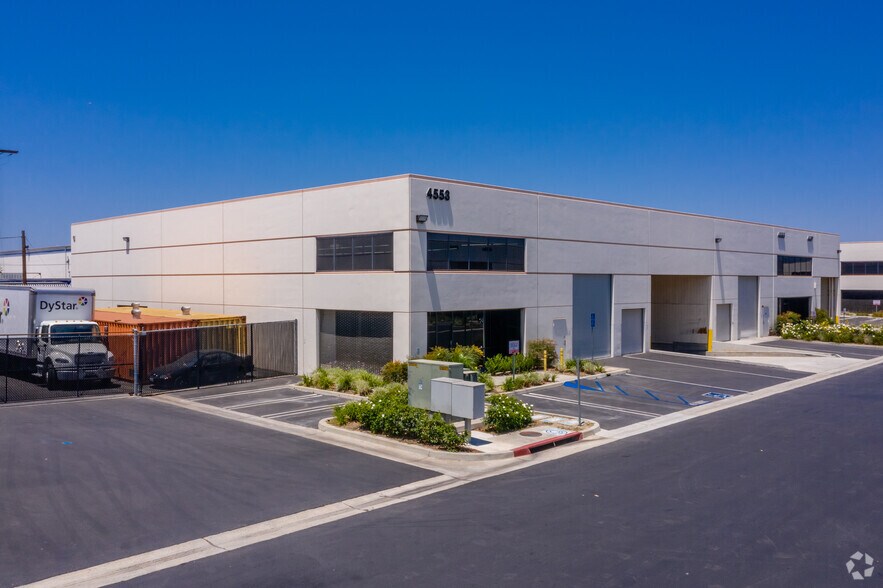 More Photos Of 4553-4557 Firestone Blvd, South Gate Light Manufacturing For Lease