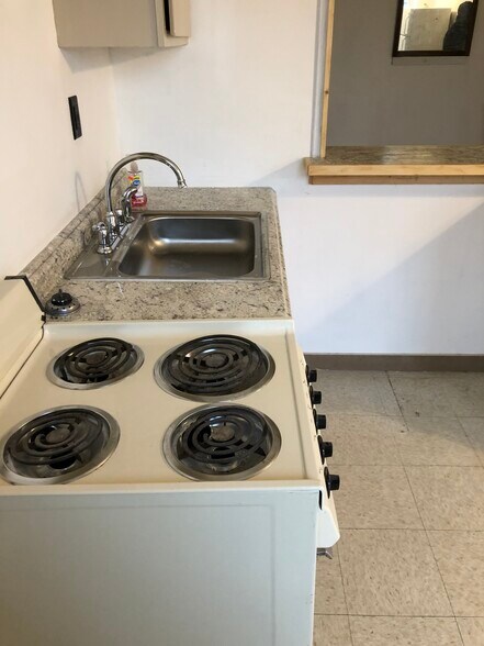 More Photos Of 427 S Pearl St, Albany Storefront Retail Residential For Sale