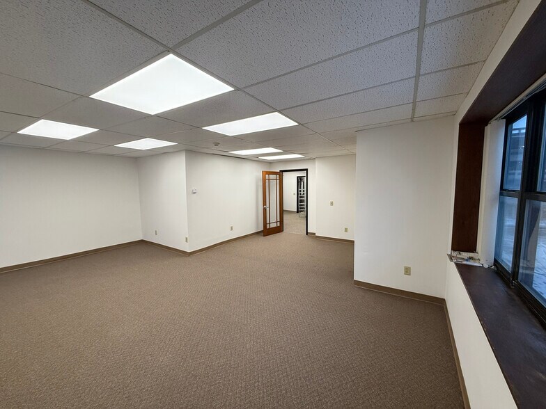 More Photos Of 84 Scio St, Rochester Storefront Retail Office For Lease