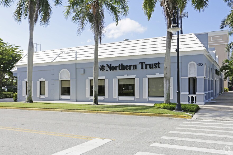 More Photos Of 405-445 8th St S, Naples Bank For Lease