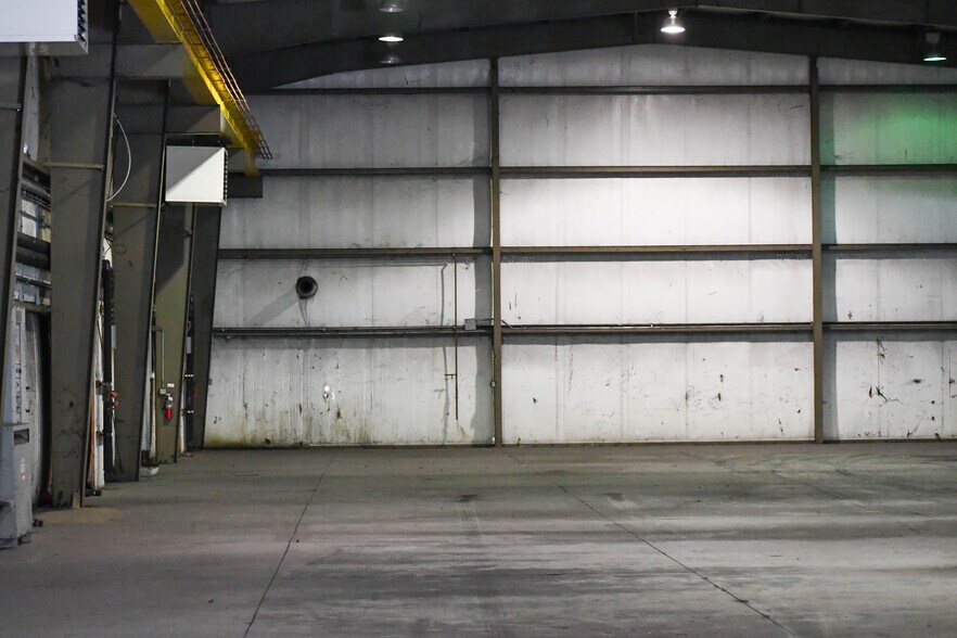 More Photos Of 3000 S 1st St, Clinton Manufacturing For Sale